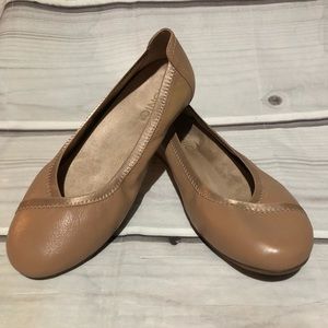 Vionic Caroll Ballet Flat Tan Size 6.5